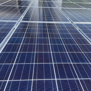 Saubere Photovoltaikmodule nach der professionellen Reinigung einer Solaranlage.